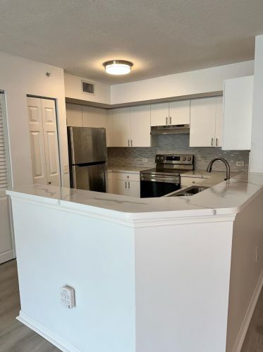 205 Villa Cir, Boynton Beach FL  33435-8905 exterior