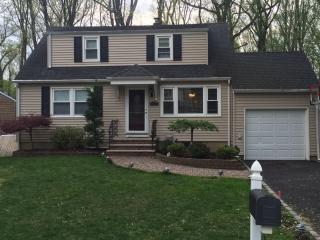 26 Roselle Ave, Cranford, NJ 07016-2574