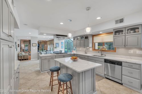 1808 Murray Dr, Belmar NJ  07719-9512 exterior