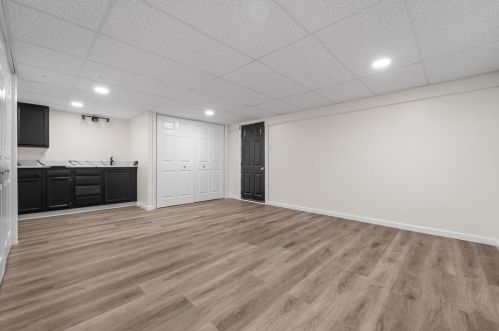 1023 Royal Dr, Canonsburg PA  15317-5004 exterior