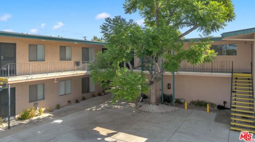5550 Denny Ave, North Hollywood, CA 91601-2814