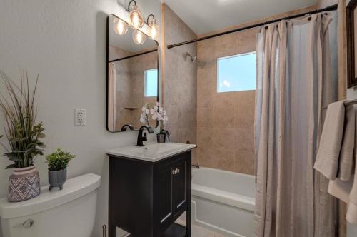 300 Sobrato Dr, Campbell CA  95008-3919 exterior