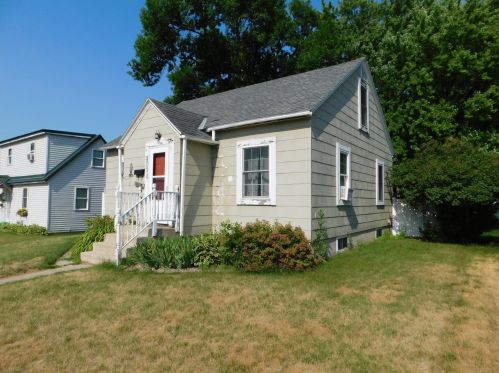 315 10th St, Benson, MN 56215-1349