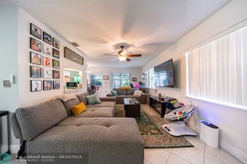 10100 Boynton Pl Cir, Boynton Beach FL  33437-2612 exterior