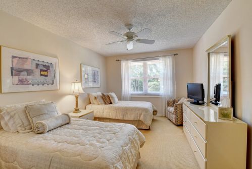 2077 53rd St, Boca Raton FL 33496-3452 exterior