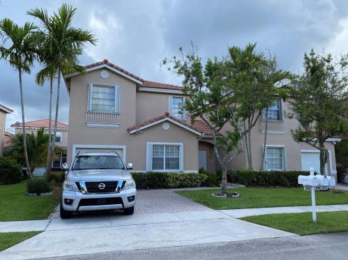 562 130th Ave, Hollywood FL 33028-3122 exterior