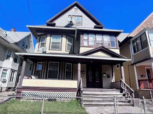 80 Poplar St, Bridgeport, CT 06605-1973
