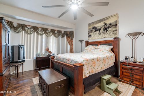 1064 Palomino Crk Dr, Gilbert AZ 85296-3727 exterior