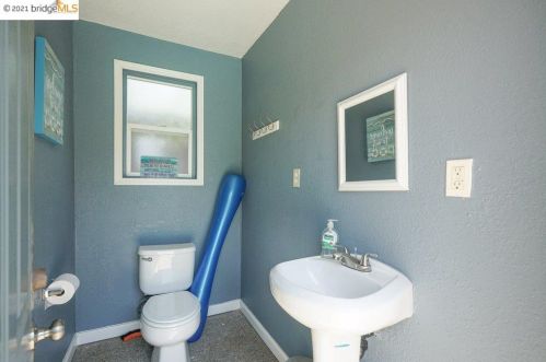 3889 Oak Grove Ct, Oakley CA  94561-4218 exterior