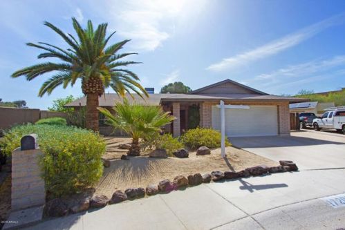 17207 55th Dr, Glendale, AZ 85308-3807