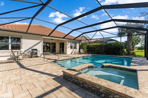 9463 Quarry Dr, Naples FL  34120-5223 exterior