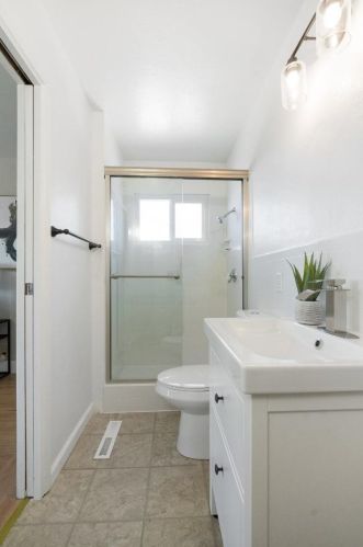 569 Crestmont Dr, Oakland CA 94619-2300 exterior