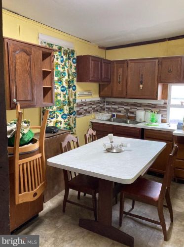 22 3rd St, Harrisburg, PA 17101-2105