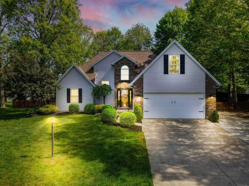 128 Shawnee Loop, Pataskala, OH 43062-8122