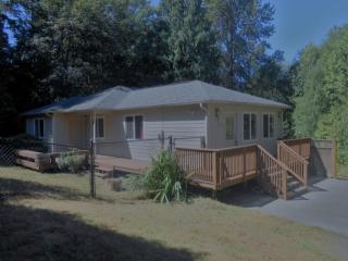 6907 Holland Rd, Bremerton, WA 98311-8903
