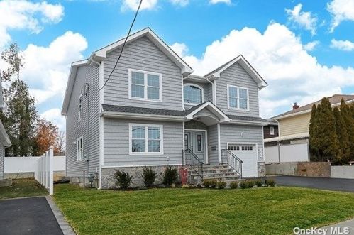 1625 Dale Ave, Hempstead, NY 11554-2825