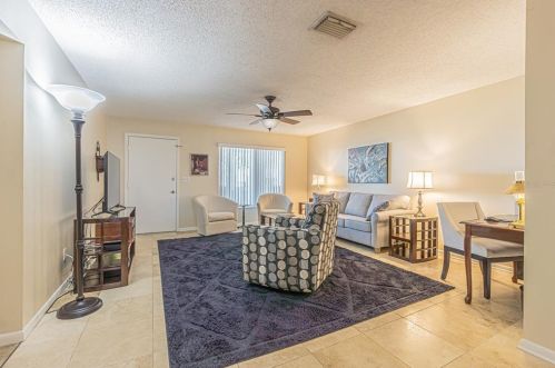 3832 90th Ter, Pinellas Park FL  33782-5942 exterior