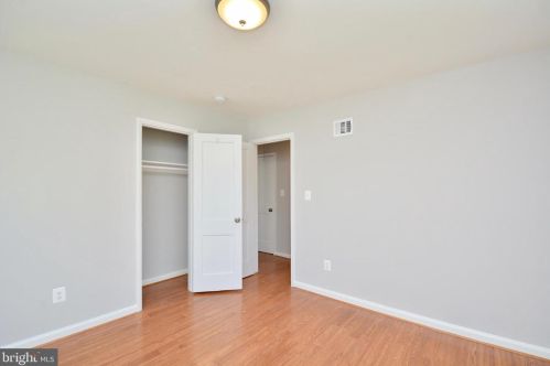 6717 Westcott Rd, Falls Church VA  22042-2717 exterior