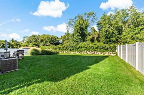 41 Orlando Dr, South Kingstown RI  02882-4416 exterior