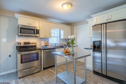 286 Germantown Rd, West Milford NJ  07480-2407 exterior