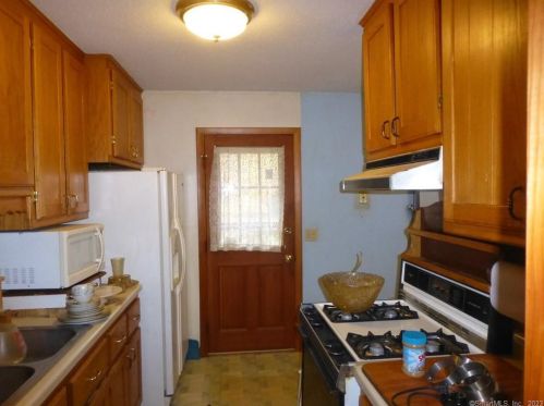 10 Surrey Ln, Stonington, CT 06378-2426