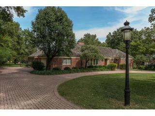 2016 95th St, Shawnee Mission KS  66206-1906 exterior