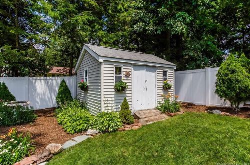 53 Paul St, Bristol CT  06010-5578 exterior