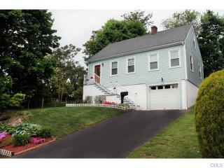 235 Hillcrest Rd, Bridgeport, CT 06606-3125