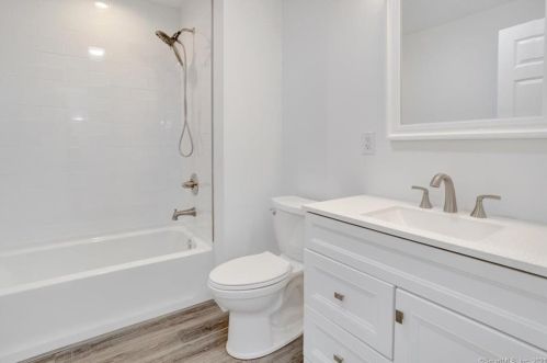 28 Crowley Ave, Milford CT  06461-2306 exterior