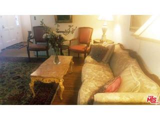 1358 San Ysidro Dr, Beverly Hills CA  90210-2107 exterior