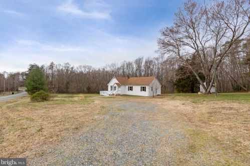 142 Cropp Rd, Fredericksburg, VA 22406-4063