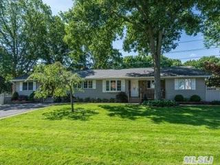 498 Michigan St, Hauppauge, NY 11779-5240