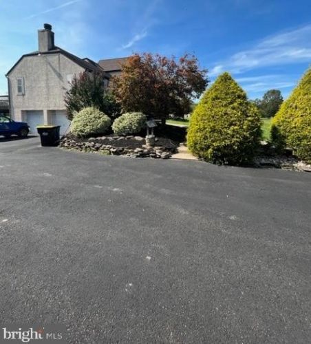 5200 Moyer Rd, Pipersville, PA 18947-1208