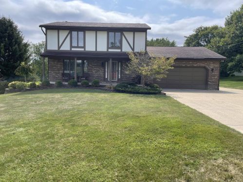 3150 Lakewood Dr, Zanesville, OH 43701-0955