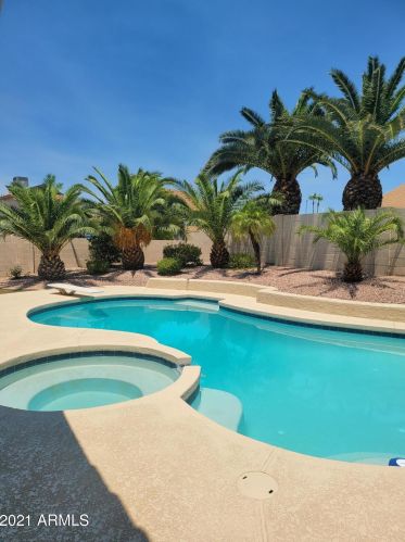 23853 40th Dr, Glendale, AZ 85310-4020