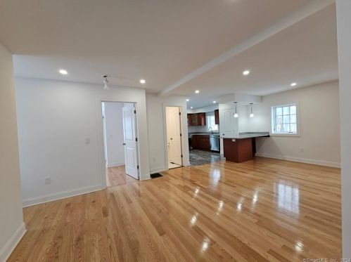 8 Concord St, Danbury CT  06810-6411 exterior