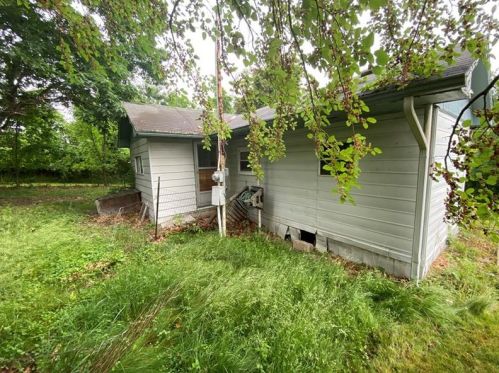 41 Tyler Ave, North Charleroi PA  15022-3303 exterior