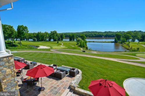 43527 Butler Pl, Leesburg VA 20176-7428 exterior