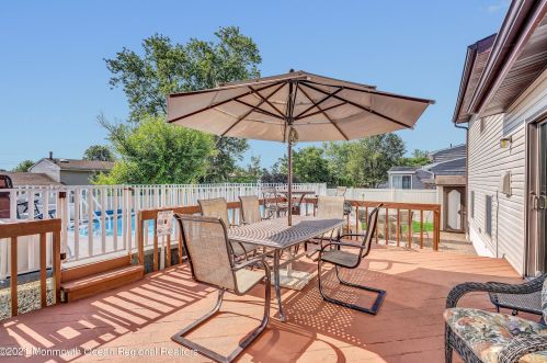 52 Margaret St, Old Bridge NJ  08857-2559 exterior