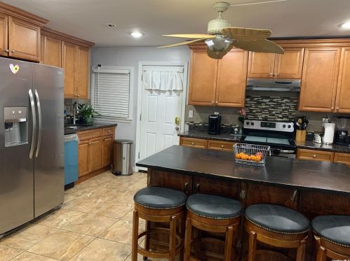 12 Jamaica Ave, Wheatley Heights NY  11798-2723 exterior