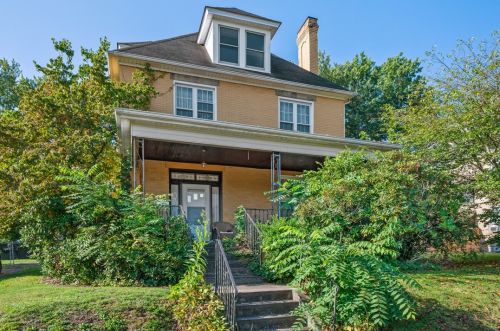 908 Stanton St, Monongahela, PA 15063-1942