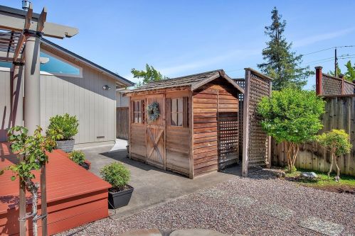 1505 Dudley Pl, Santa Rosa CA  95401-4525 exterior
