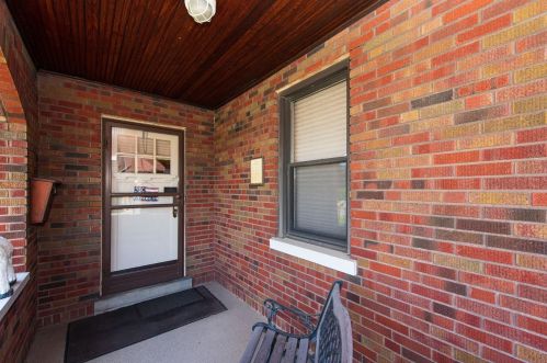 4226 Bridgetown Rd, Cincinnati, OH 45211-4598