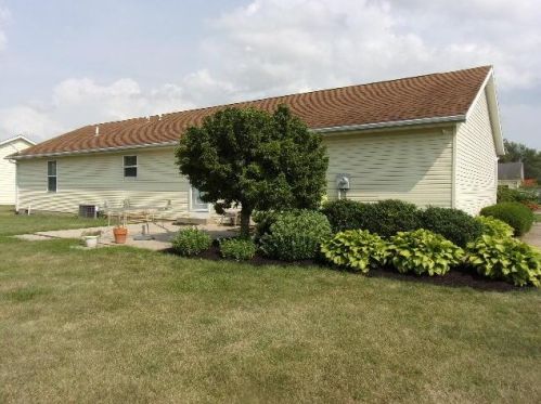 620 Riverbirch Rd, Washington Ch OH  43160-1281 exterior