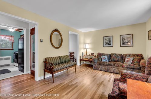 407 Berkshire Rd, Ridgewood NJ 07450-5533 exterior