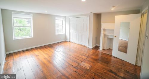 1105 3rd St, Philadelphia PA  19147-5302 exterior