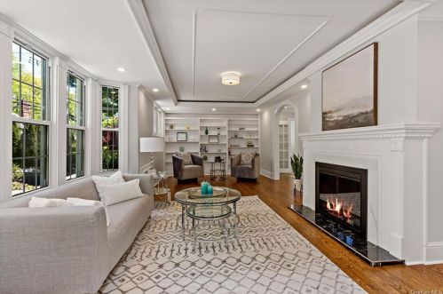 25 Roxbury Rd, Scarsdale, NY 10583-2752