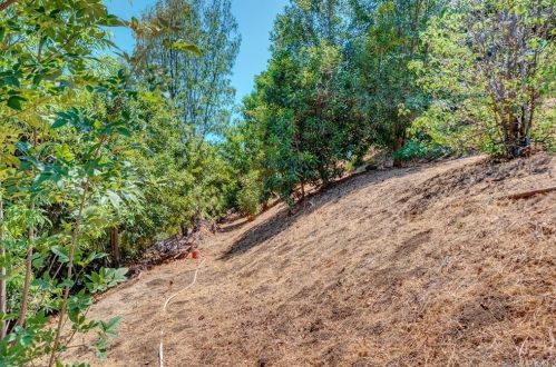 1050 Avocado Crst Rd, La Habra CA 90631-8108 exterior