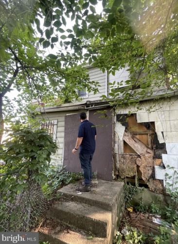 41 Passaic St, Trenton NJ 08618-4650 exterior