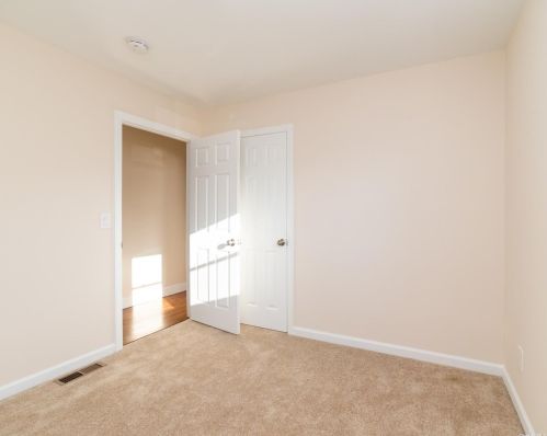 77 Andrews Ave, Wheatley Heights NY  11798-1833 exterior